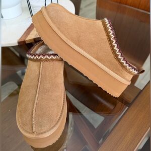 Dream Pairs Tan Suede Mules with Zigzag Trim